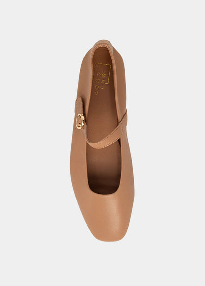 ANNABELLE Camel Flat with Buckle - CAMEL | SHUSHOP